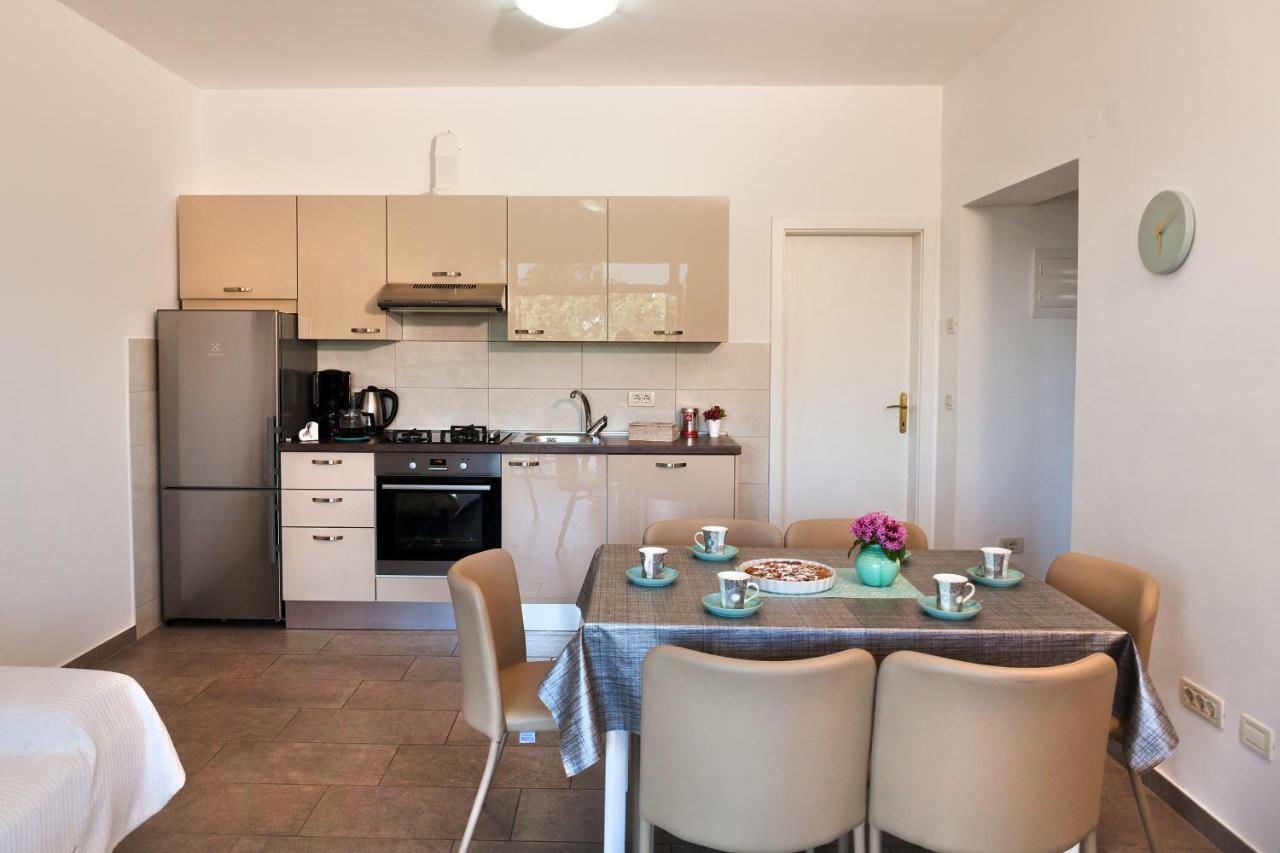 Apartment Villa Lidija Lovran Bagian luar foto