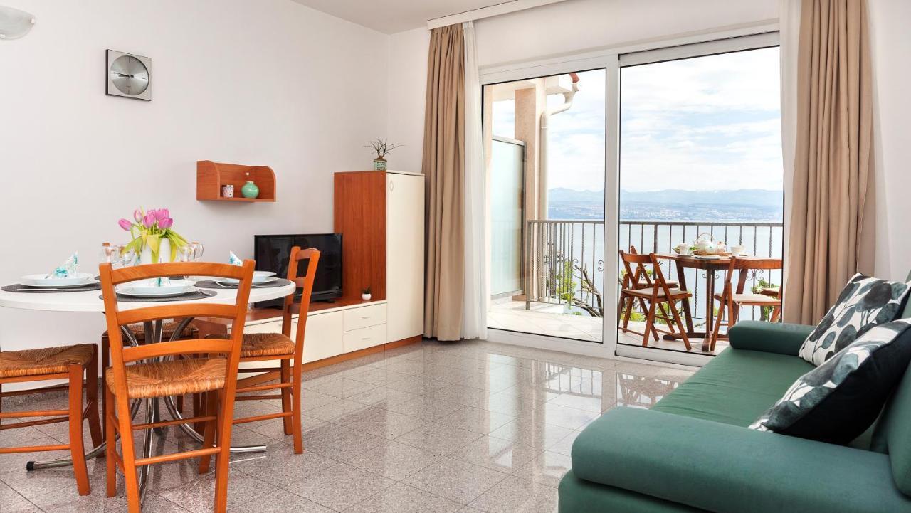 Apartment Villa Lidija Lovran Bagian luar foto