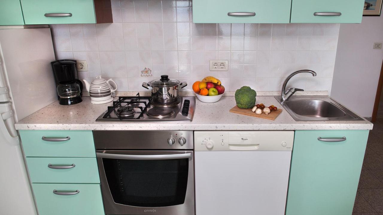 Apartment Villa Lidija Lovran Bagian luar foto