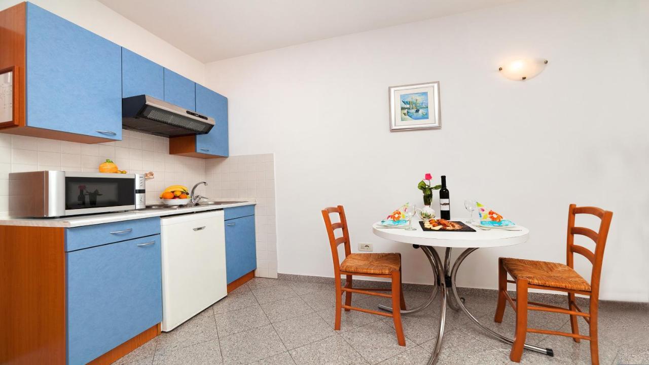 Apartment Villa Lidija Lovran Bagian luar foto